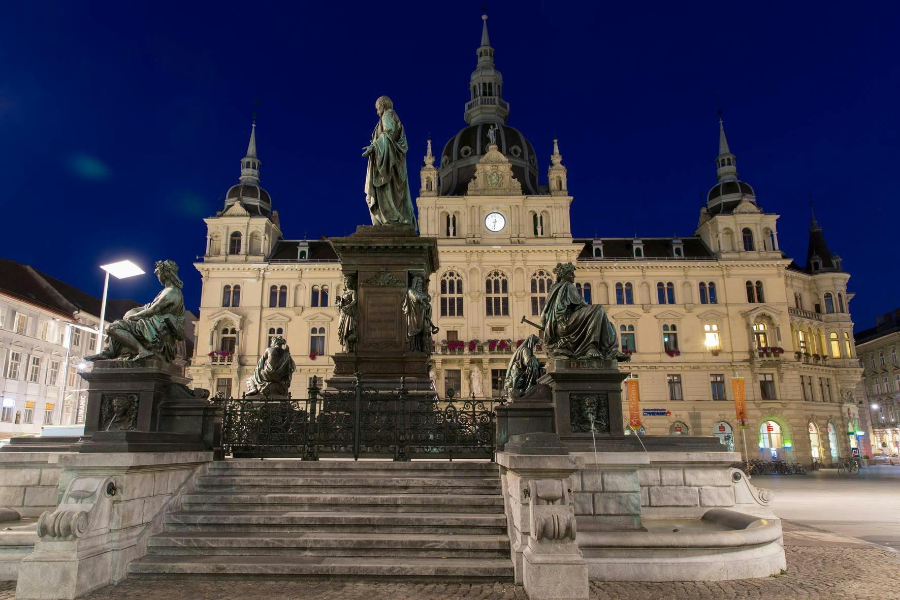 Hauptplatz Rathaus (c) Graz Tourismus - Harry Schiffer